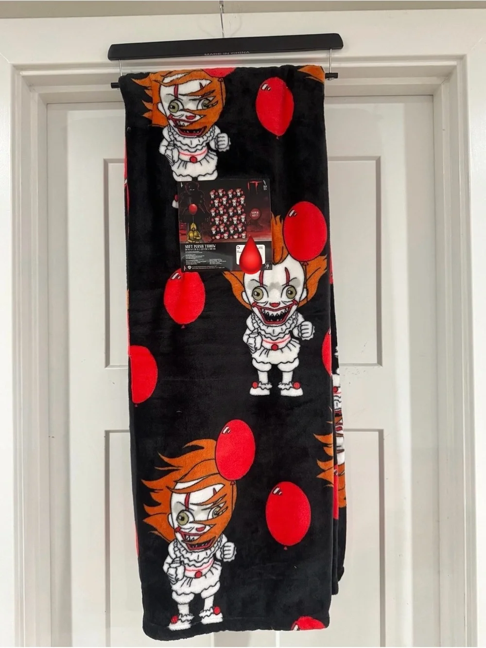 Horror Pennywise Fleece Throw Blanket with Red Balloons